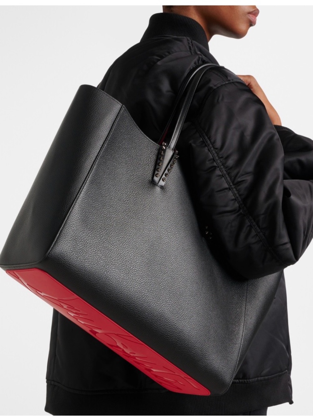 EUC CHRISTIAN LOUBOUTIN
Cabata Soft Large Tote Bag in Grained Leather - Picture 2 of 6